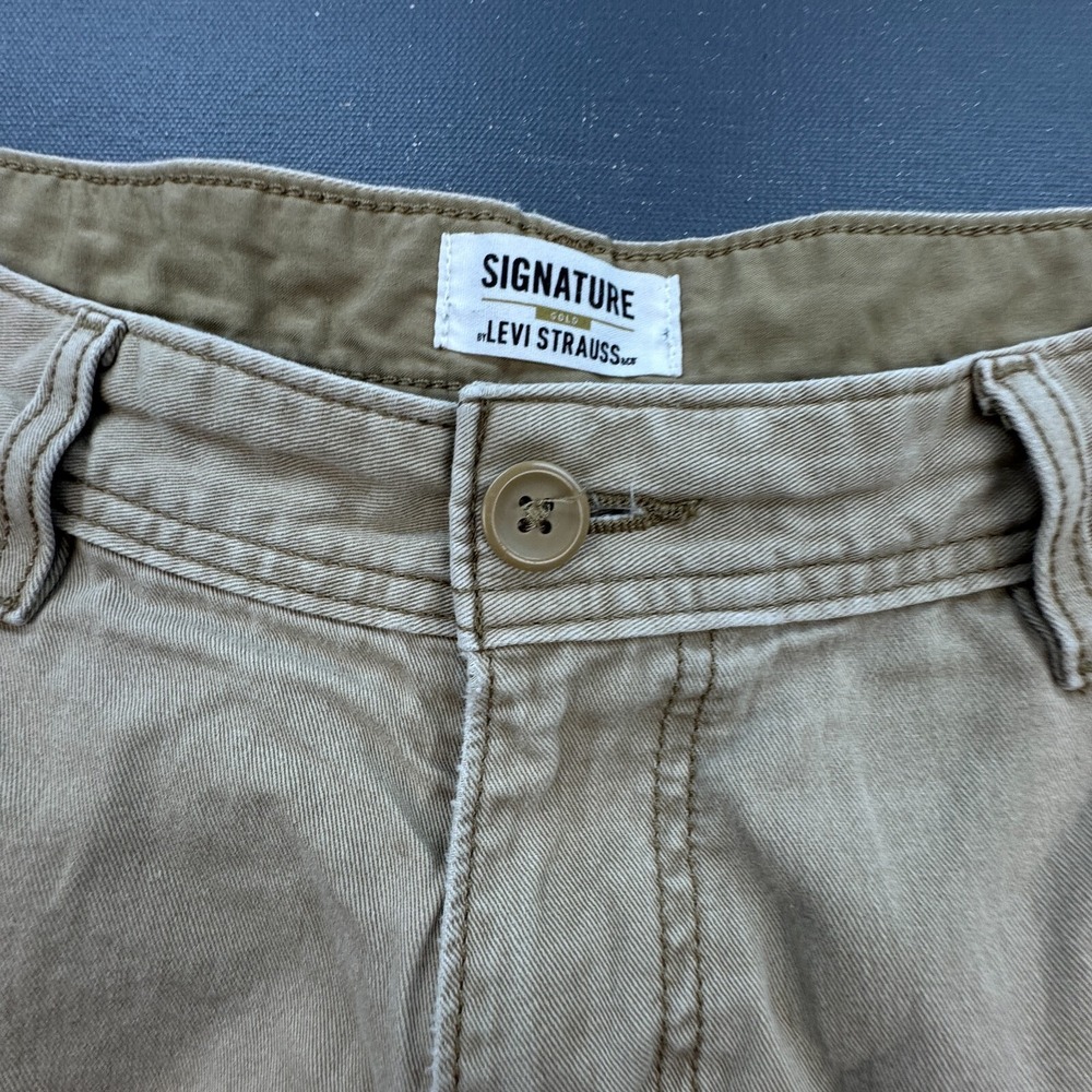 Levi's Signature Cargo Shorts Men's 32 Khaki Cotton Utility Pockets Outdoor Work - Picture 2 of 11